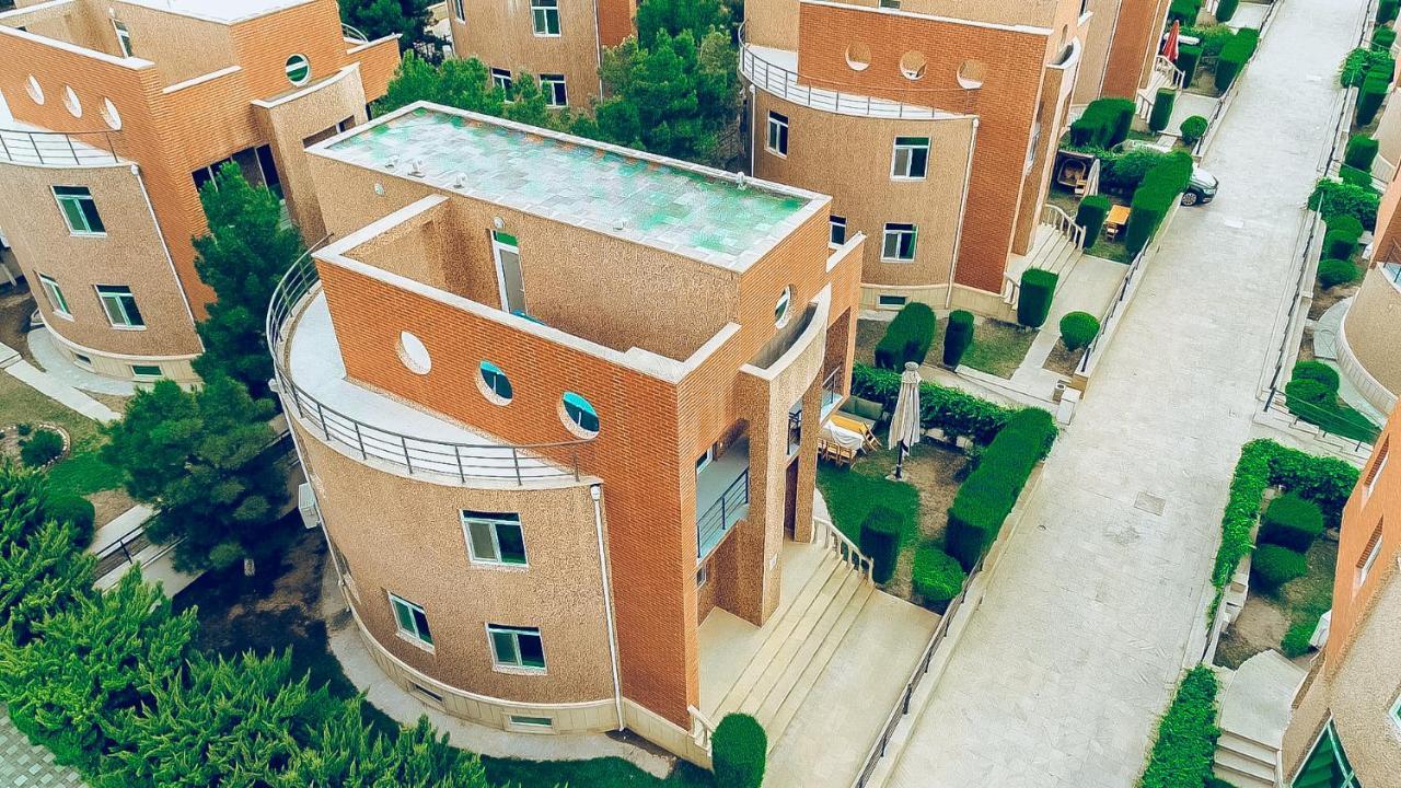 सहारा Panorama Lux