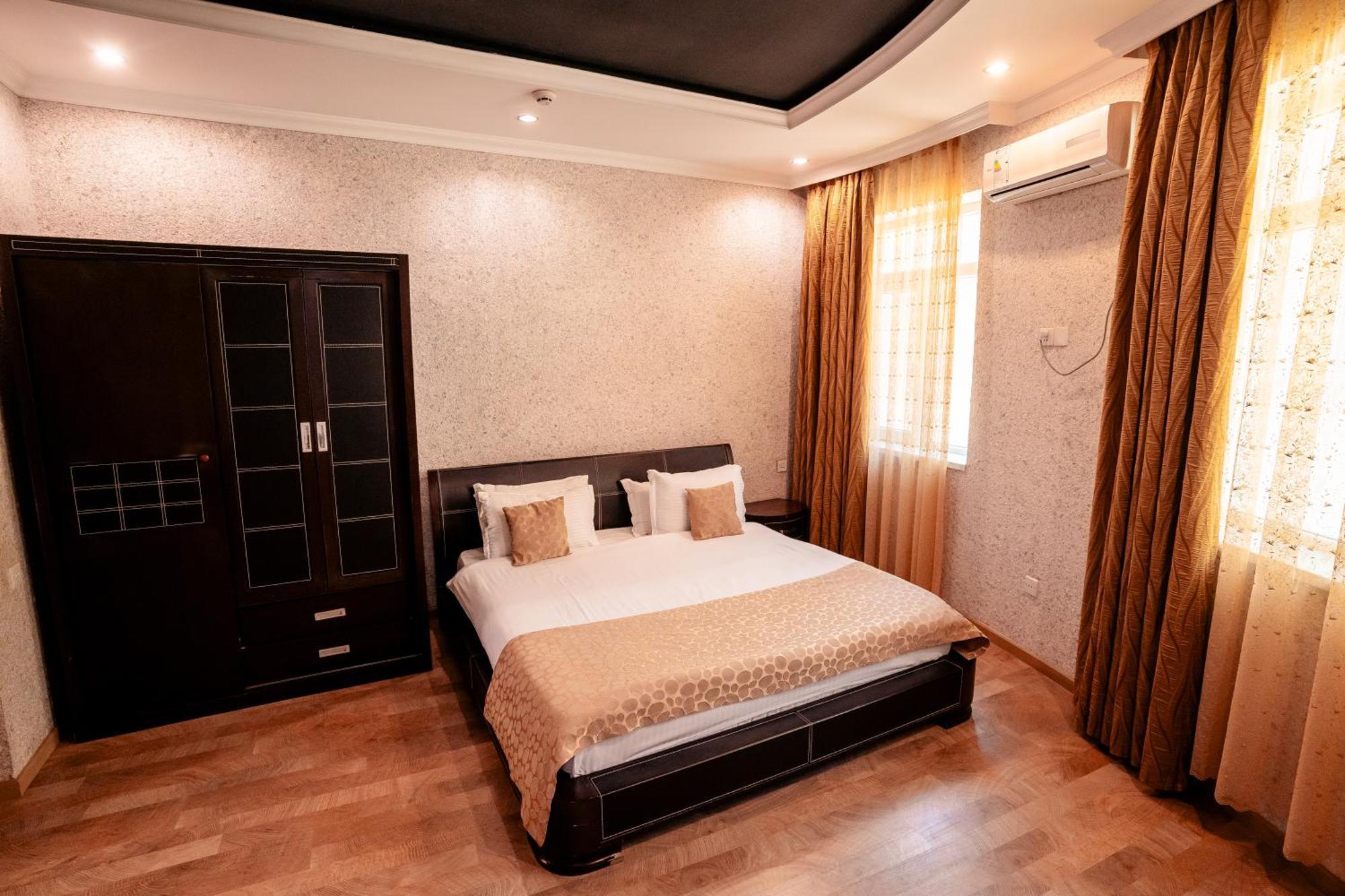 Panorama Lux 4*